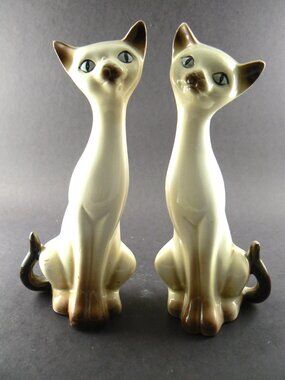 VINTAGE PORCELAIN FIGURAL CAT SALT & PEPPER SHAKERS MADE IN JAPAN